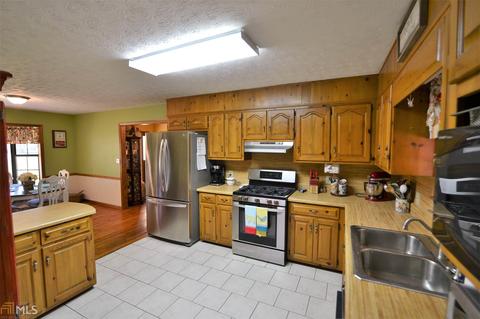 135 Hamilton Dr, Lagrange, GA 30240 photo 6