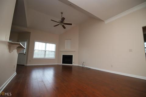 211 N Pointe Dr, Lagrange, GA 30241 photo 4
