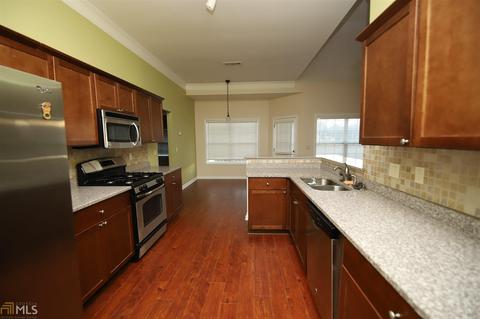 211 N Pointe Dr, Lagrange, GA 30241 photo 9