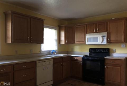 396 Hickory Cir, Toccoa, GA 30577 photo 6