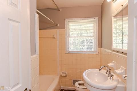 5924 Phillips, Morrow, GA 30260 photo 6