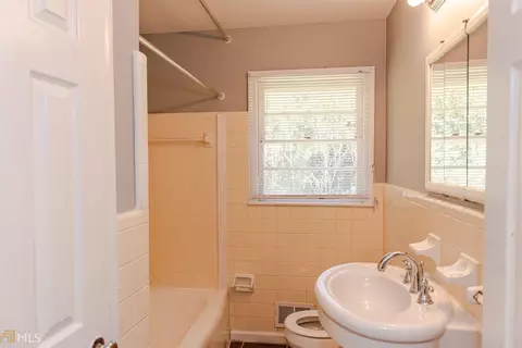 5924 Phillips Dr, Morrow, GA 30260 photo 6