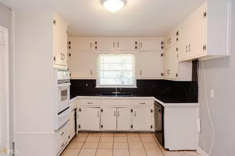 5924 Phillips Dr, Morrow, GA 30260 photo 13