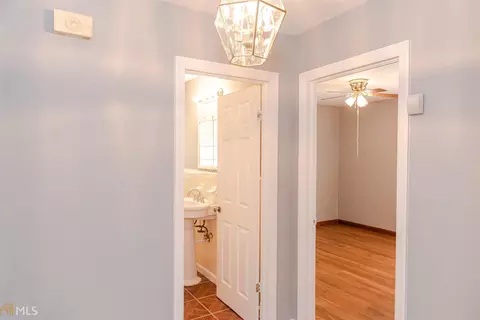 5924 Phillips Dr, Morrow, GA 30260 photo 5
