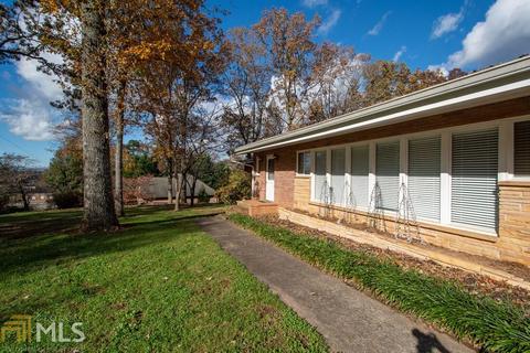 206 Skyland Dr, Cornelia, GA 30531 photo 2