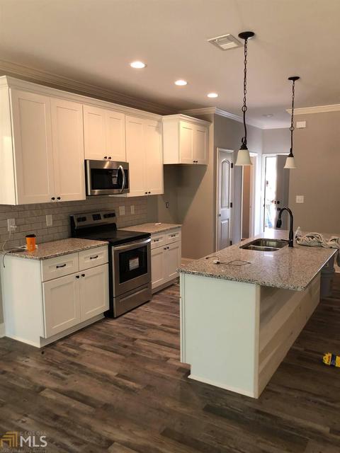 467 Barbara Ct, Forsyth, GA 31029 photo 5