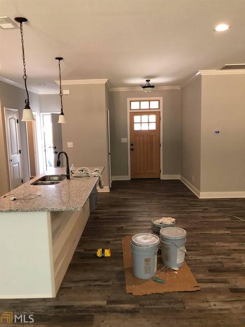 467 Barbara Ct, Forsyth, GA 31029 photo 2