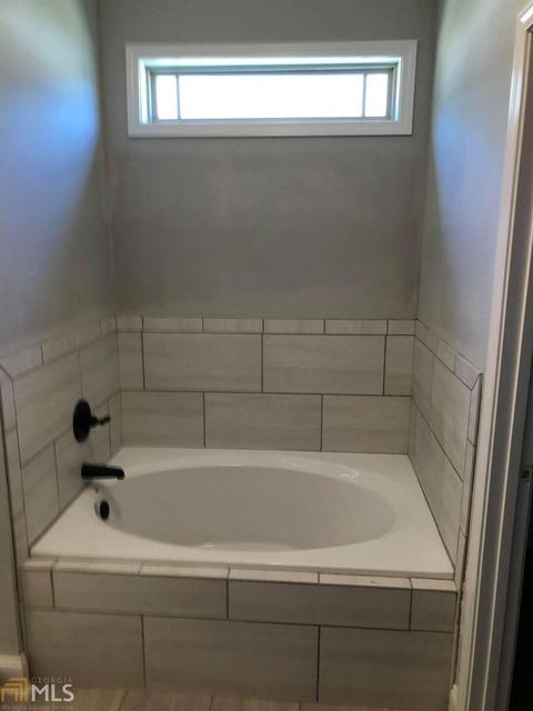 467 Barbara Ct, Forsyth, GA 31029 photo 7