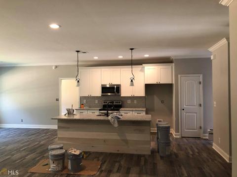 467 Barbara Ct, Forsyth, GA 31029 photo 4