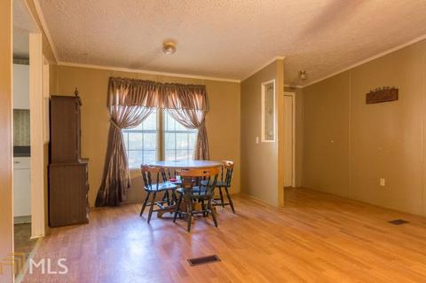 302 Pittman Dr, Toccoa, GA 30577 photo 4