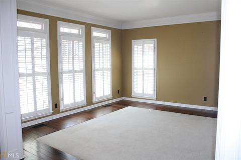 220 Village Dr, Lagrange, GA 30240 photo 6