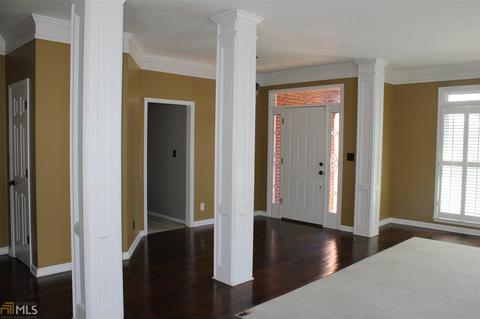 220 Village Dr, Lagrange, GA 30240 photo 5