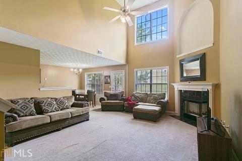 662 Lakes Cir, Lithonia, GA 30058 photo 4