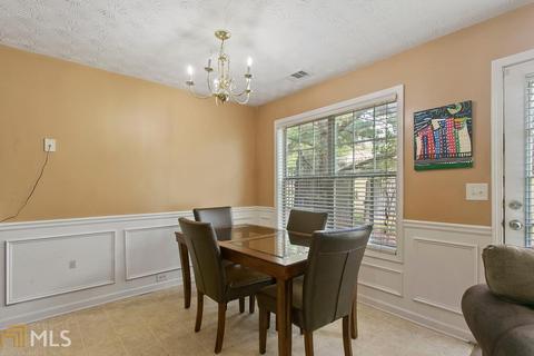 662 Lakes Cir, Lithonia, GA 30058 photo 11