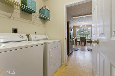 662 Lakes Cir, Lithonia, GA 30058 photo 9
