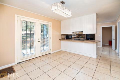 5966 W Point Rd, Lagrange, GA 30240 photo 3