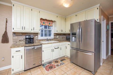 132 Lismore Dr, Lagrange, GA 30240 photo 10