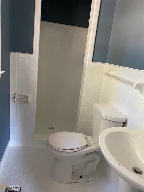 704 Victoria Cir, Dublin, GA 31021 photo 9
