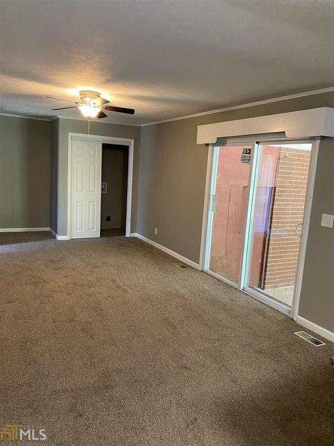 704 Victoria Cir, Dublin, GA 31021 photo 3