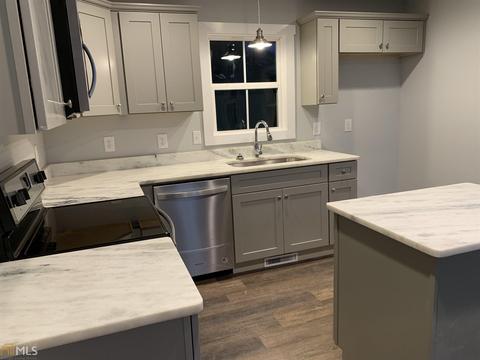 379 Valley Dr, Toccoa, GA 30577 photo 9