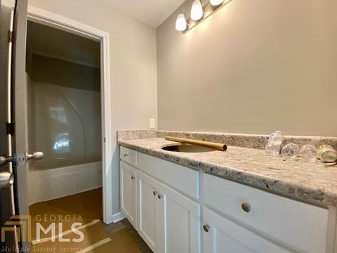 93 Richmond Dr, Lagrange, GA 30240 photo 8