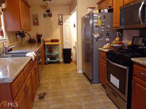 334 Barr Cir, Rex, GA 30273 photo 8