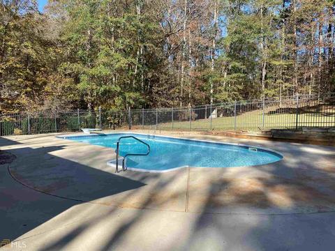 208 Village Dr, Lagrange, GA 30241 photo 4