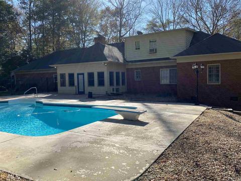 208 Village Dr, Lagrange, GA 30241 photo 8