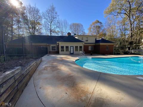 208 Village Dr, Lagrange, GA 30241 photo 5