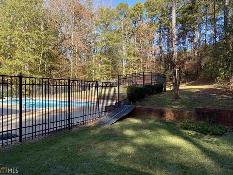 208 Village Dr, Lagrange, GA 30241 photo 3