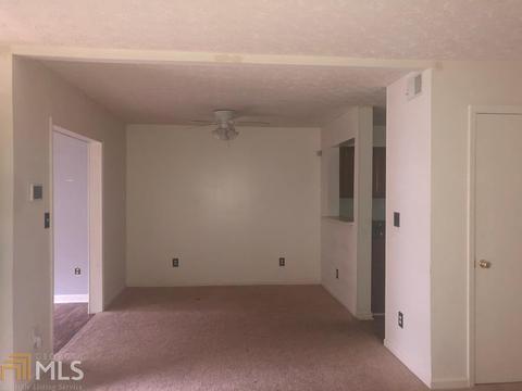 6427 Oakleaf Way, Morrow, GA 30260 photo 10