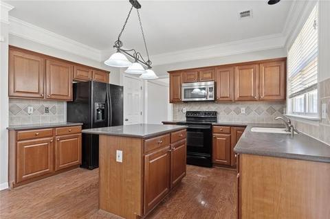 560 Midhurst Pl, Suwanee, GA 30024 photo 2