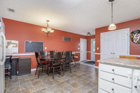 112 Grove St, Barnesville, GA 30204 photo 17