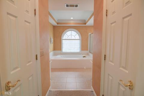 3945 Berkeley View Dr, Berkeley Lake, GA 30096 photo 12