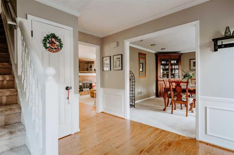 3916 Whitney Park Dr, Duluth, GA 30096 photo 4