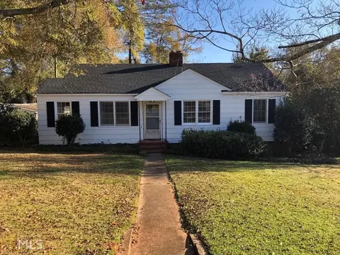 216 Beechwood Cir, Lagrange, GA 30240 photo 1