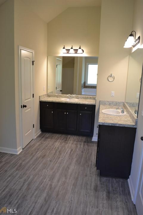 132 Clear Water Dr, Jackson, GA 30233 photo 21