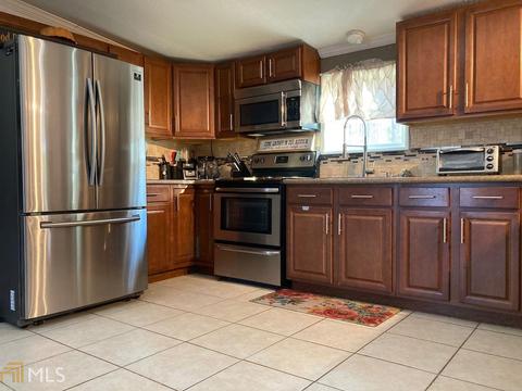 456 Edgewater Dr, Byron, GA 31008 photo 2