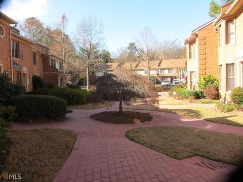 3522 Ashwood Ln, Chamblee, GA 30341 photo 2