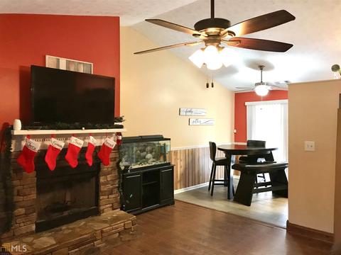 437 Hampton Green Dr, Lagrange, GA 30240 photo 2