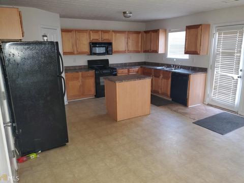 384 Thompson Ct, Hampton, GA 30228 photo 11