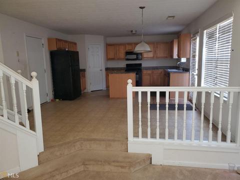 384 Thompson Ct, Hampton, GA 30228 photo 9