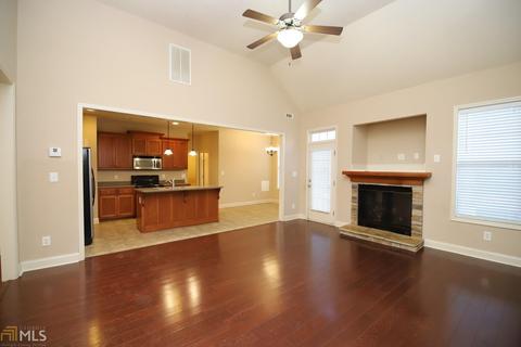 204 N Pointe Dr, Lagrange, GA 30241 photo 2