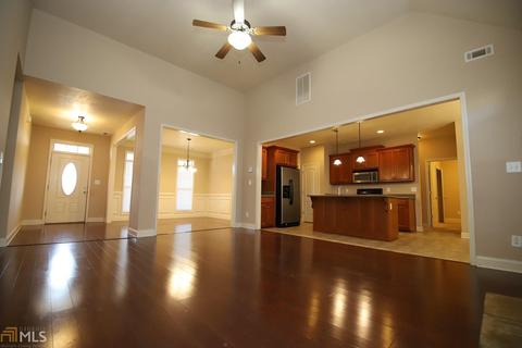 204 N Pointe Dr, Lagrange, GA 30241 photo 8