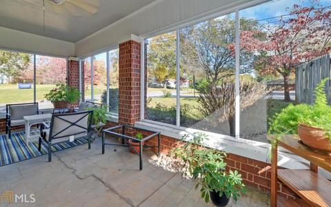 404 E Doyle St, Toccoa, GA 30577 photo 7