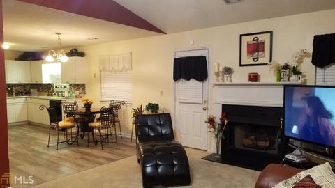 7131 New Dale Rd, Rex, GA 30273 photo 4