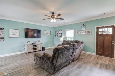 1035 Sutherland Dr, Winder, GA 30680 photo 2