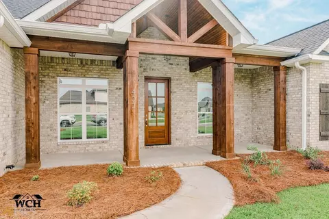 402 Stonegate Trl, Perry, GA 31069 photo 2
