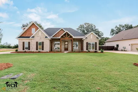 402 Stonegate Trl, Perry, GA 31069 photo 1