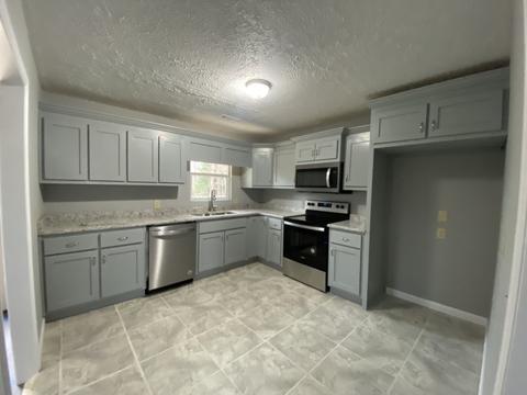 153 Spruce Ln, Cornelia, GA 30531 photo 2